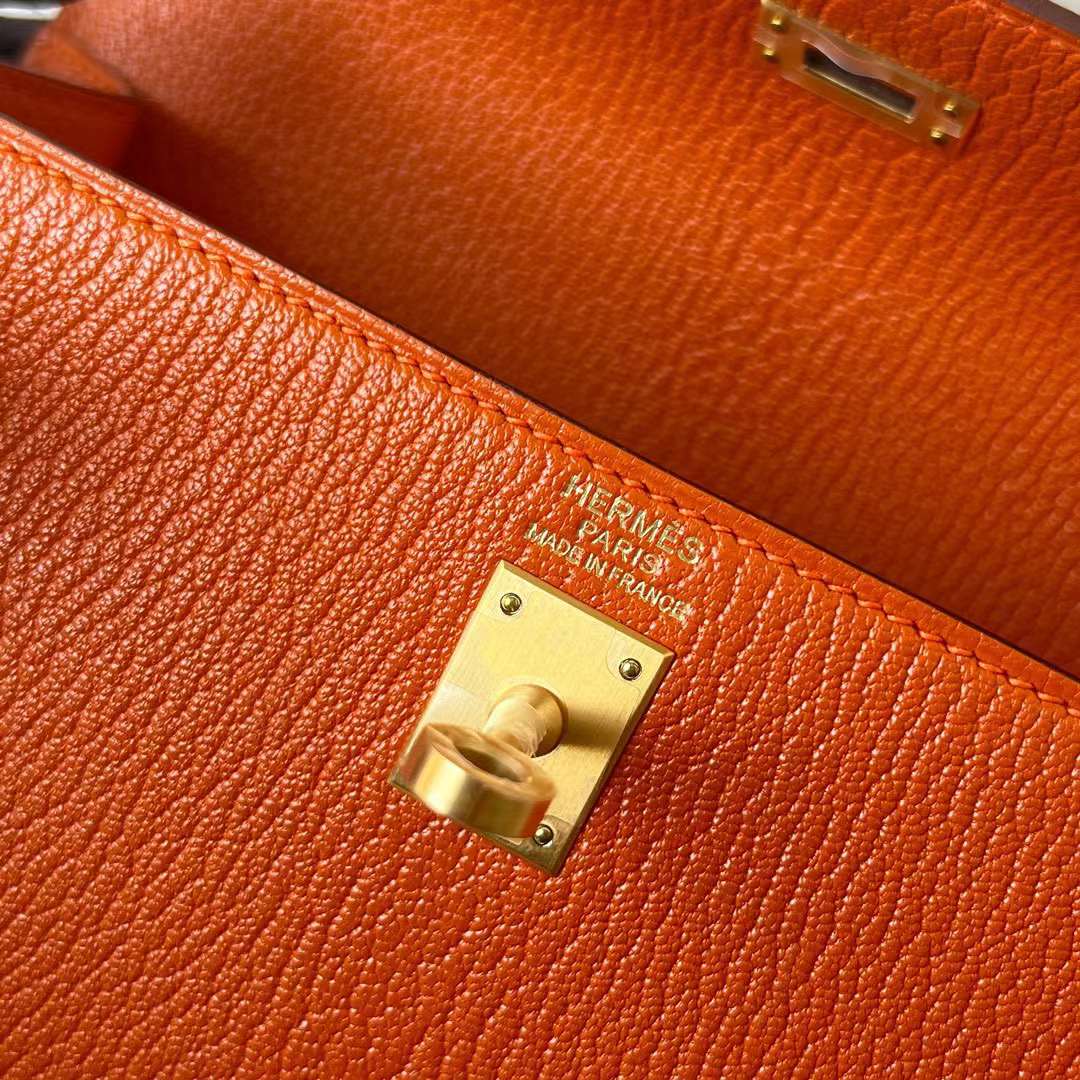 Hermès（爱马仕）Kelly 凯莉包 Chevre 进口山羊皮 Ck93 橙色 金扣 25cm 全手工蜡线缝 Ghw