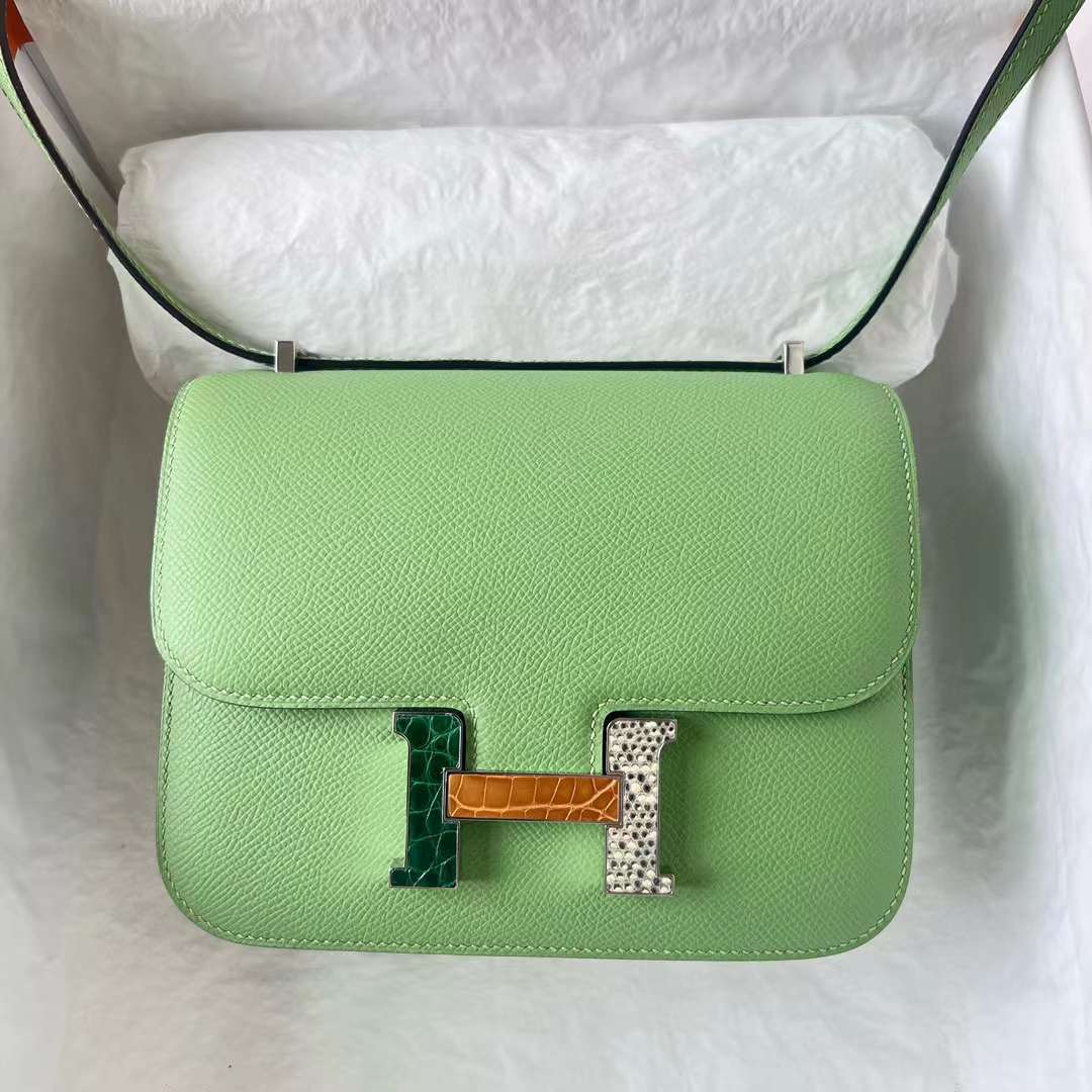Hermès（爱马仕）Constance 空姐包 Epsom i3 牛油果绿 蜥蜴鳄鱼扣 19cm 全手工蜡线缝 Phw