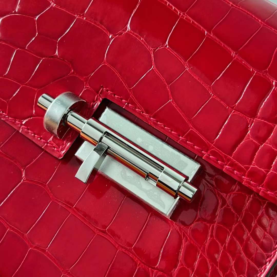 Hermès（爱马仕）Verrou 机枪包 亮面美洲鳄鱼皮 Ck95 法拉利红 银扣 17.5cm 全手工蜡线缝 Phw