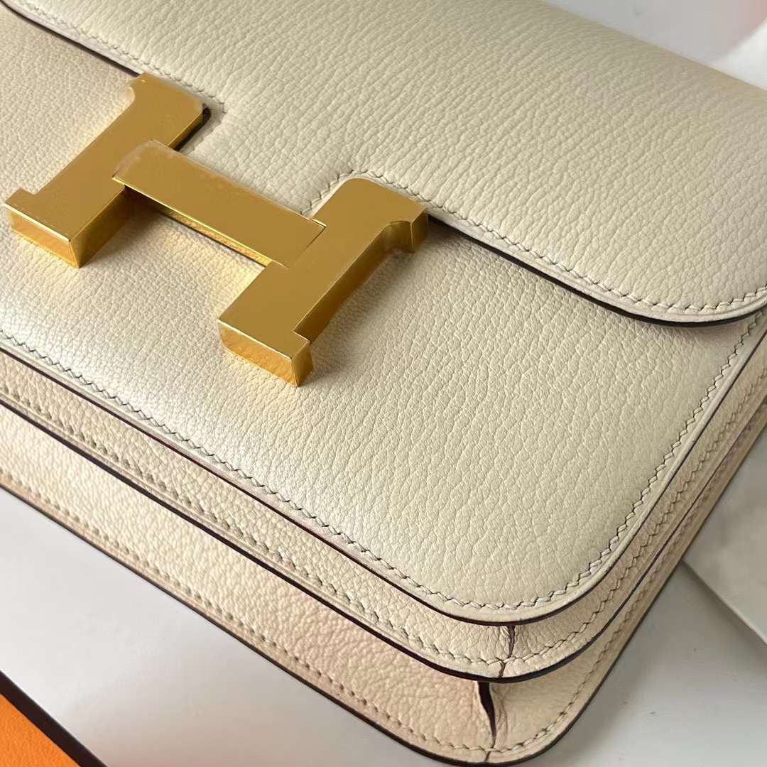 Hermès（爱马仕）Constance 空姐包 镜子款 Chever 山羊皮 i2 奶油白 金扣 18cm 全手工蜡线缝 Ghw